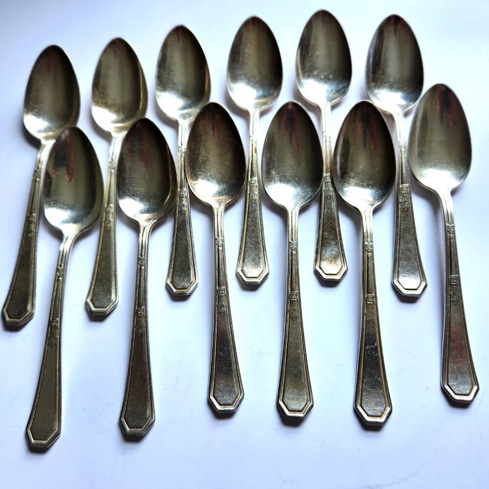 Rogers Mayfair Pattern Teaspoons Silver Plate 5 1/2 Inch Length Lot of 12